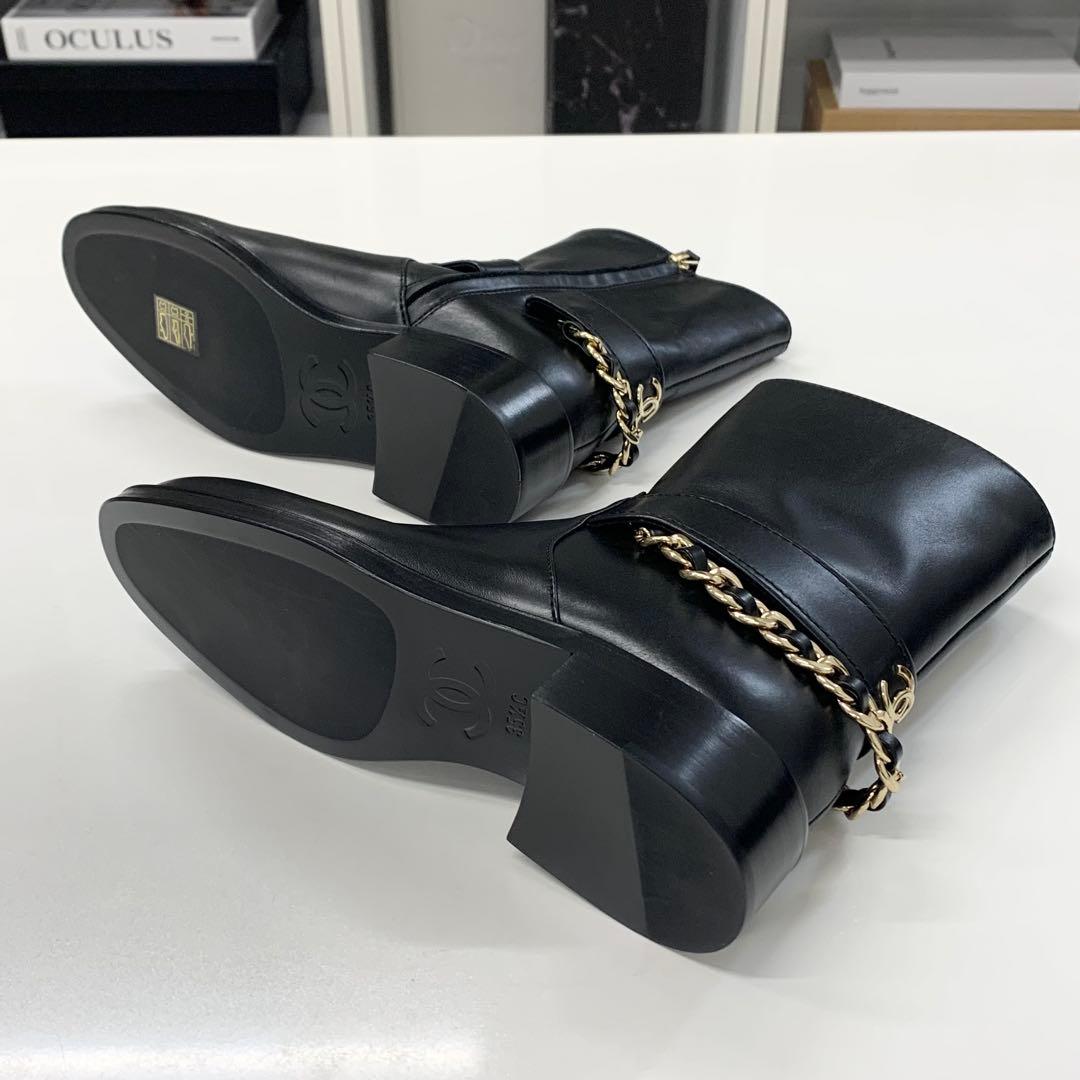 Chanel Leather CC Logo Chain Short Boots Black — view 7