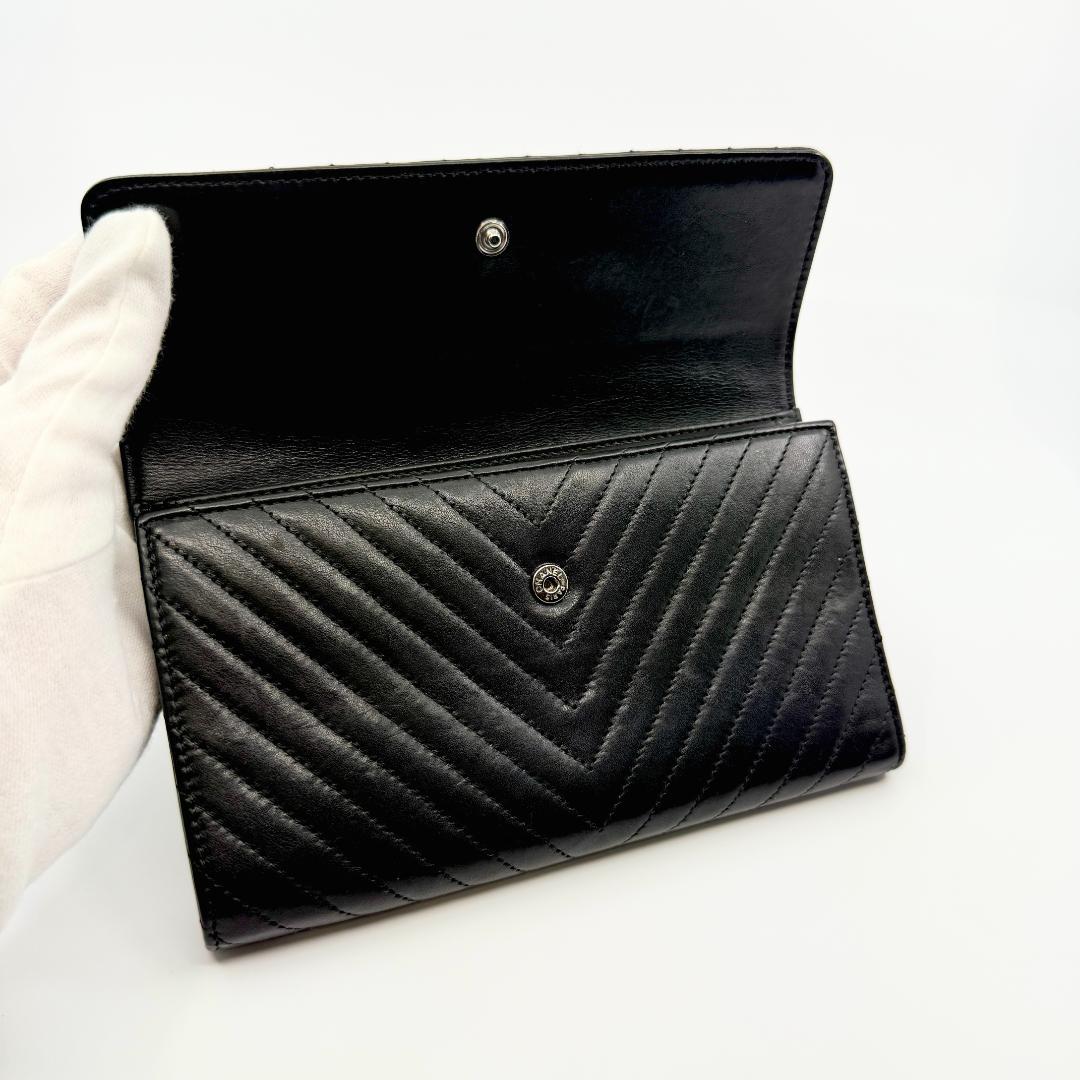 Chanel Wallet Stitch Wallet Silver