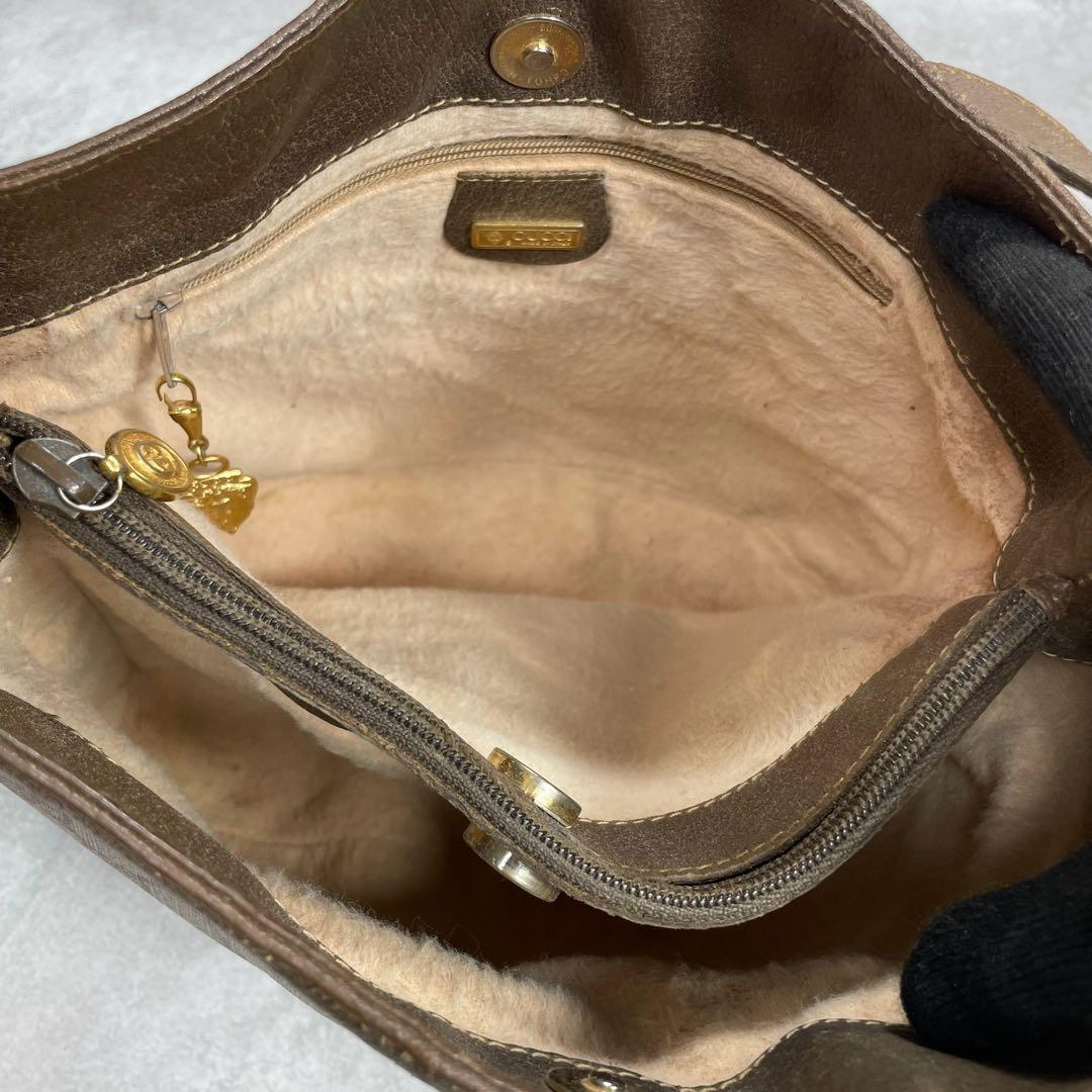 Gucci GG Shoulder Bag Brown Beige Leather Logo — view 6