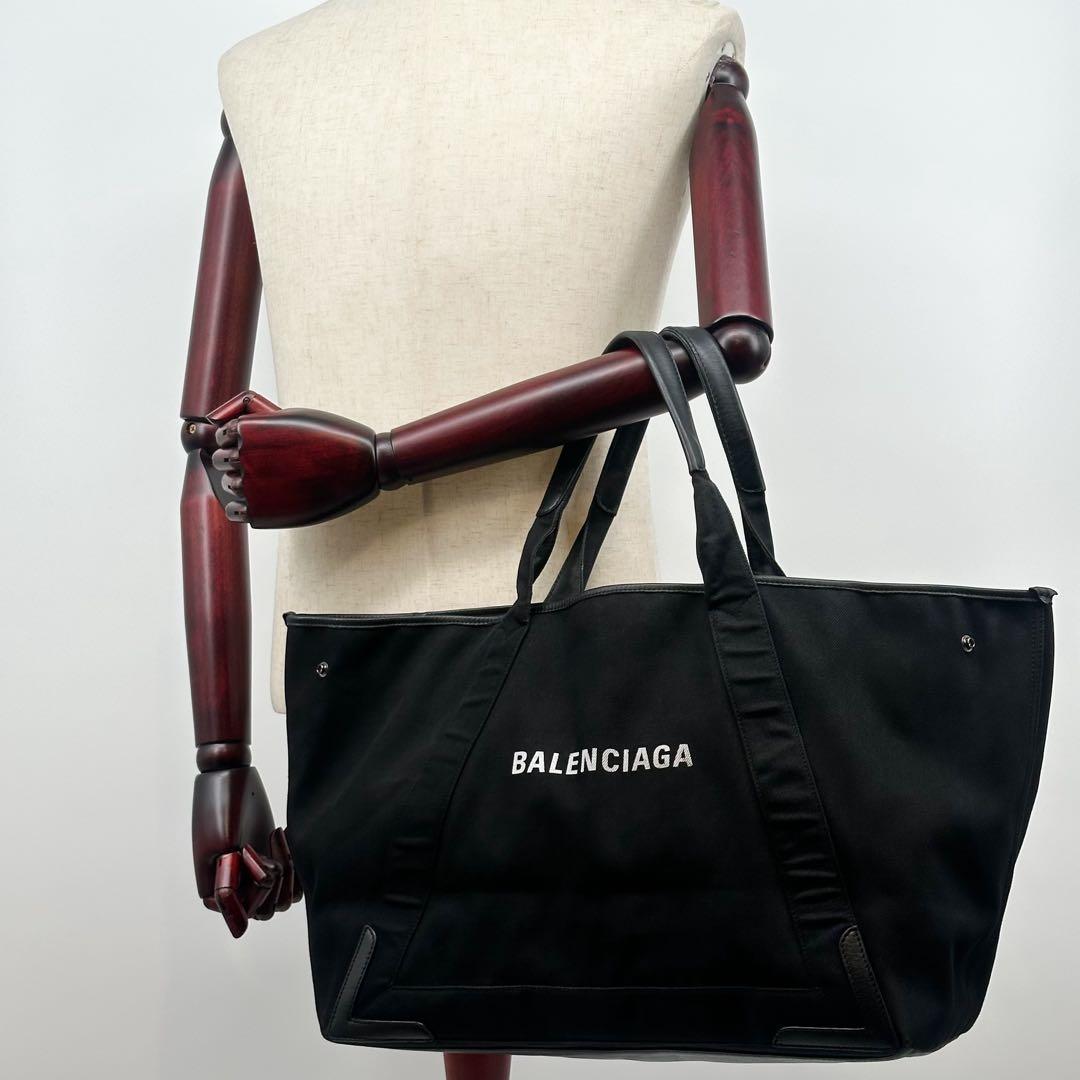 Balenciaga Navy Cabas M Tote Everyday — view 5