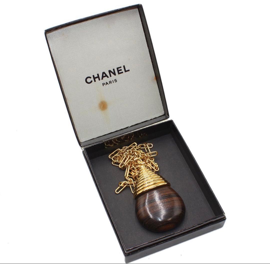 Chanel Coco Mark × T A Dos Lop Motif Wood Necklace