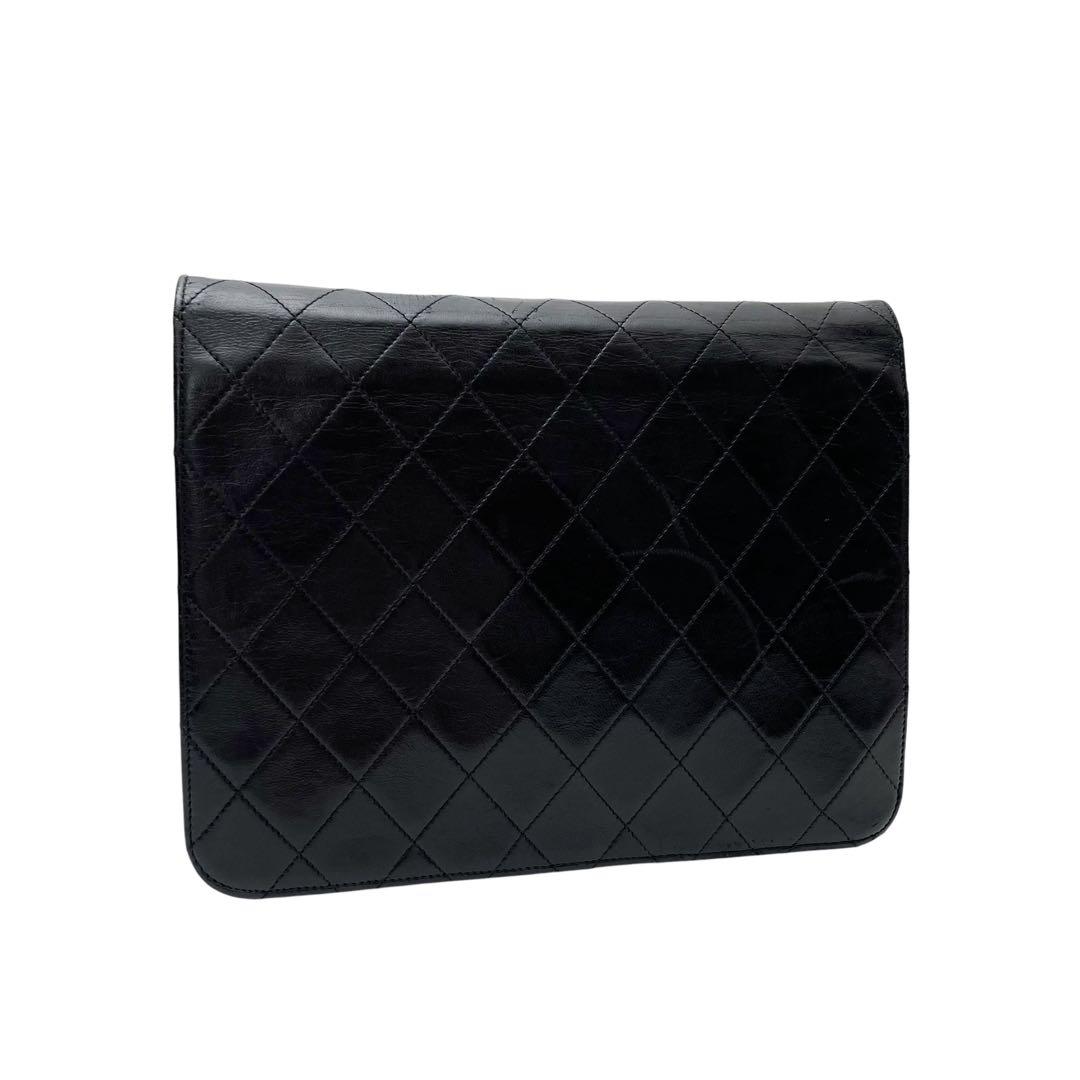 Chanel Quilted Lambskin CC Logo Chain Shoulder Bag