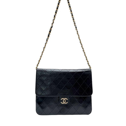 Chanel Quilted Lambskin CC Logo Chain Shoulder Bag