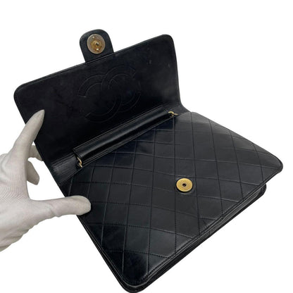 Chanel Quilted Lambskin CC Logo Chain Shoulder Bag
