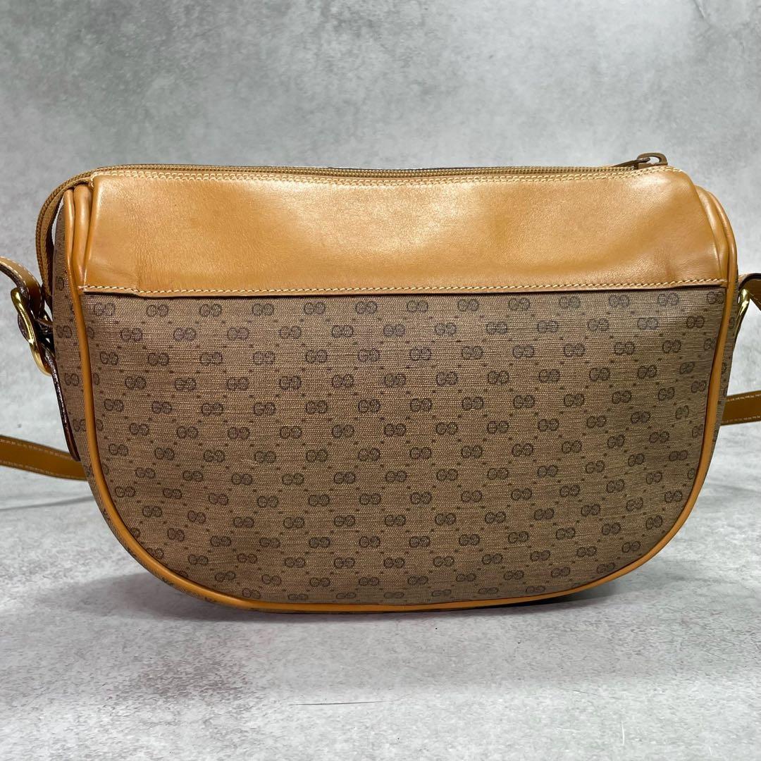 Gucci GG Shoulder Bag Brown Leather Logo Gold — view 3