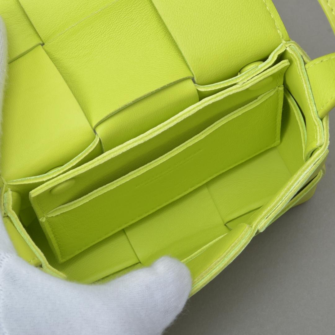 Bottega Veneta Caddy Cassette Shoulder Bag Lime Green Leather — view 7