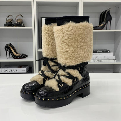 Chanel CC Logo Crinkle Shearling Leather Middle Boots Black — view 3