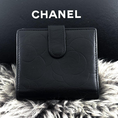 Chanel Wallet Camellia Hook Bifold — view 2