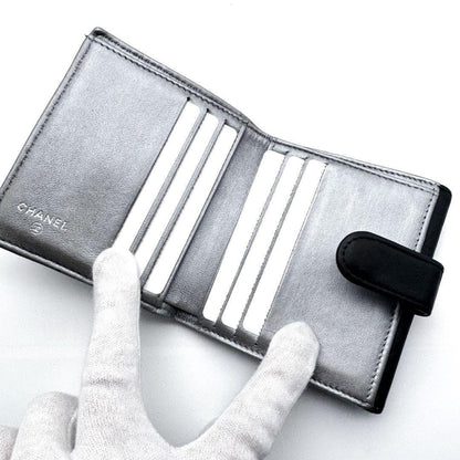 Chanel Wallet Camellia Hook Bifold — view 3