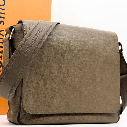 Louis Vuitton Roman PM Taiga Shoulder Bag Grizzly 2-Way Leather