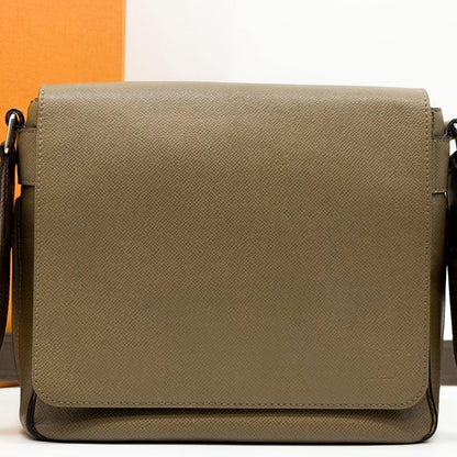 Louis Vuitton Roman PM Taiga Shoulder Bag Grizzly 2-Way Leather — view 2