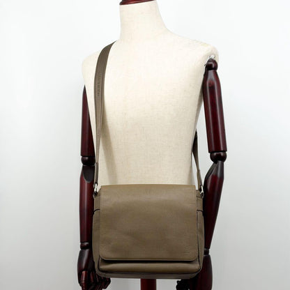 Louis Vuitton Roman PM Taiga Shoulder Bag Grizzly 2-Way Leather — view 5