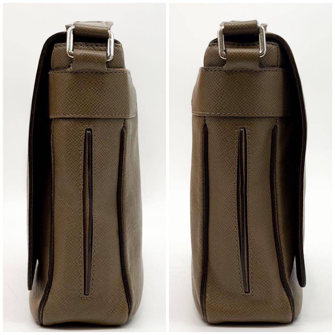 Louis Vuitton Roman PM Taiga Shoulder Bag Grizzly 2-Way Leather — view 6