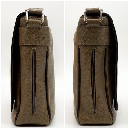 Louis Vuitton Roman PM Taiga Shoulder Bag Grizzly 2-Way Leather — view 6