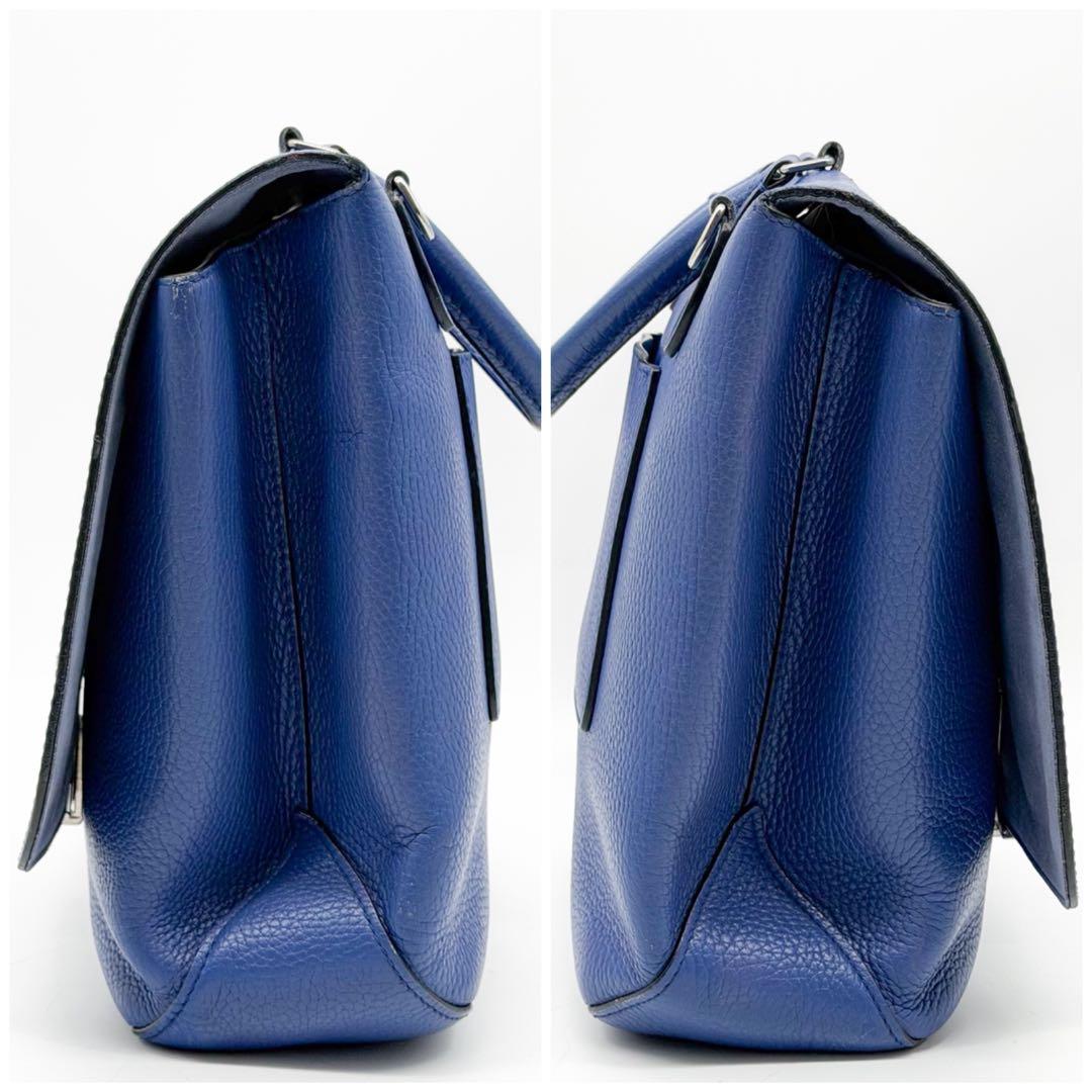 Louis Vuitton Volta Capucines Taurillon Handbag 2-Way — view 6