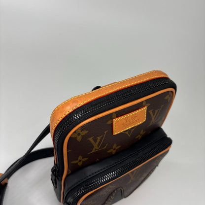 Louis Vuitton Amazon Shoulder Bag Damier Giant — view 6
