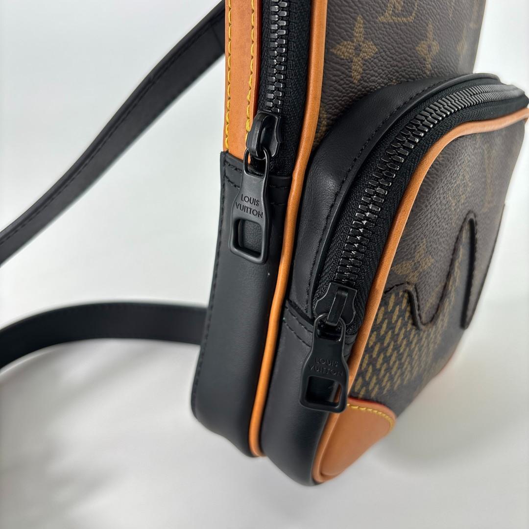 Louis Vuitton Amazon Shoulder Bag Damier Giant — view 7
