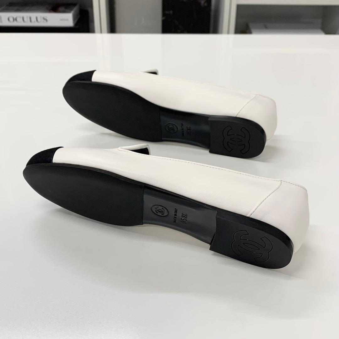 Chanel CC Logo Leather Bicolor Loafers White Black — view 6