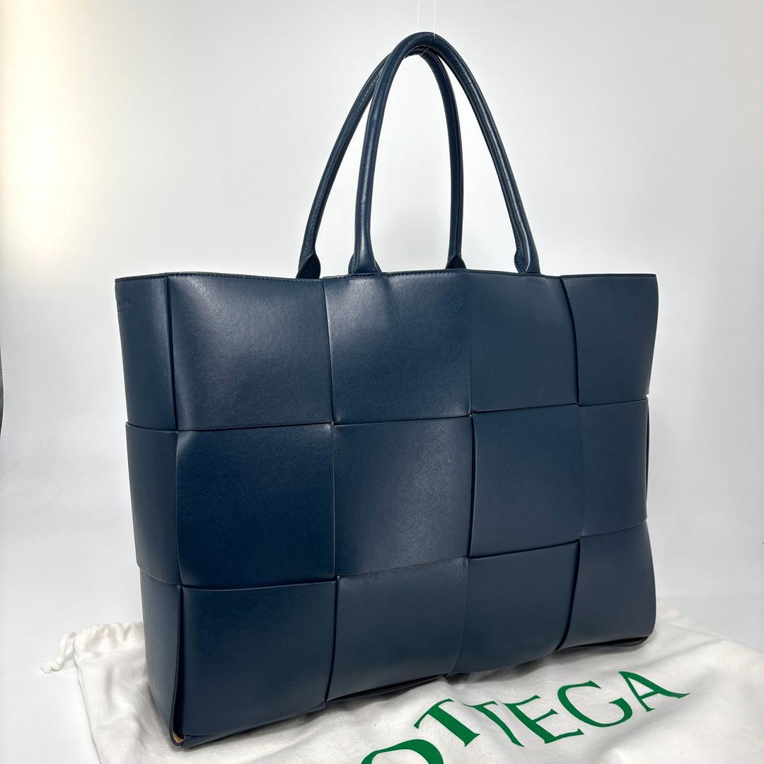 Bottega Veneta Intrecciato Arcotote Large Tote — view 3