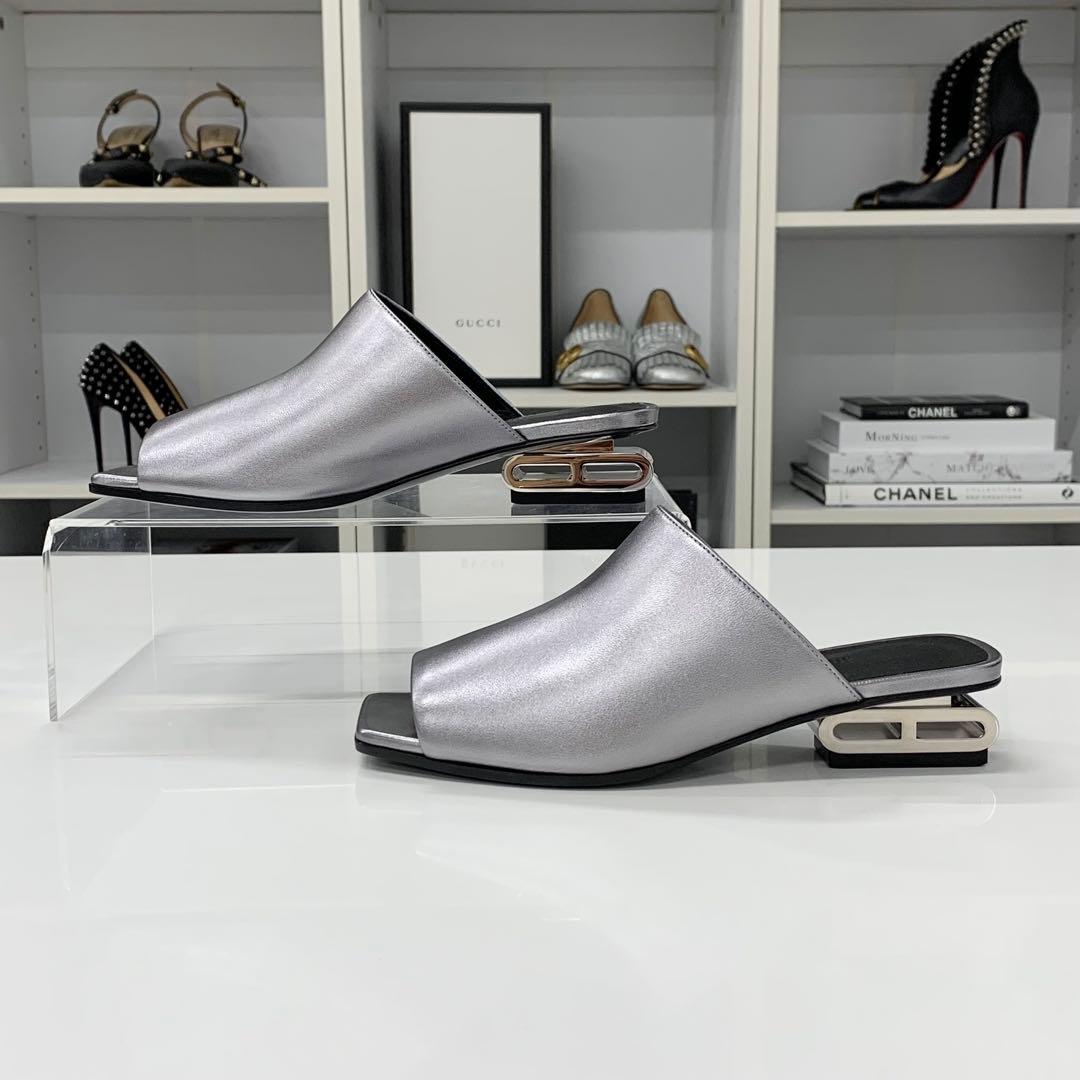 Hermes Idol Leather Chaine D'ancre Metal Sandals Heels — view 3