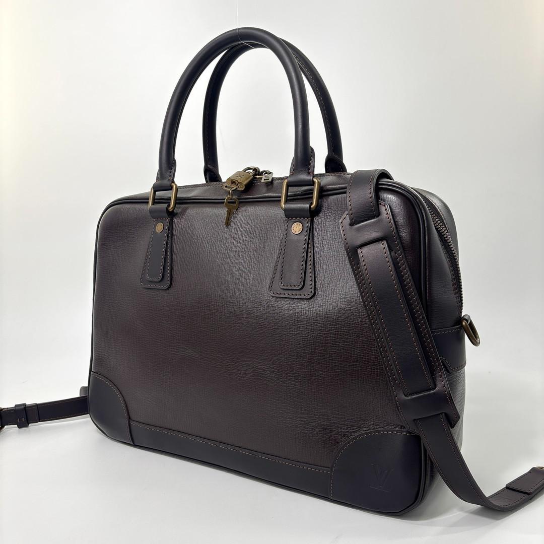 Louis Vuitton Utah Acoma Business Bag — view 2