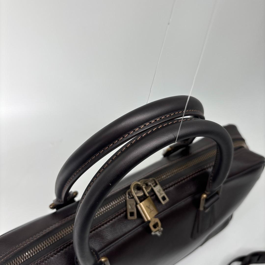 Louis Vuitton Utah Acoma Business Bag — view 6
