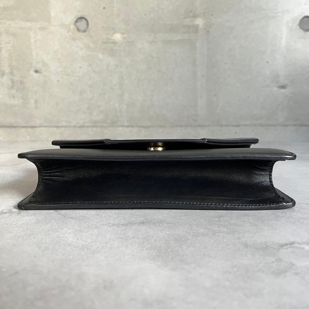 Saint Laurent Betty Shoulder Bag Black Gold Chain — view 6