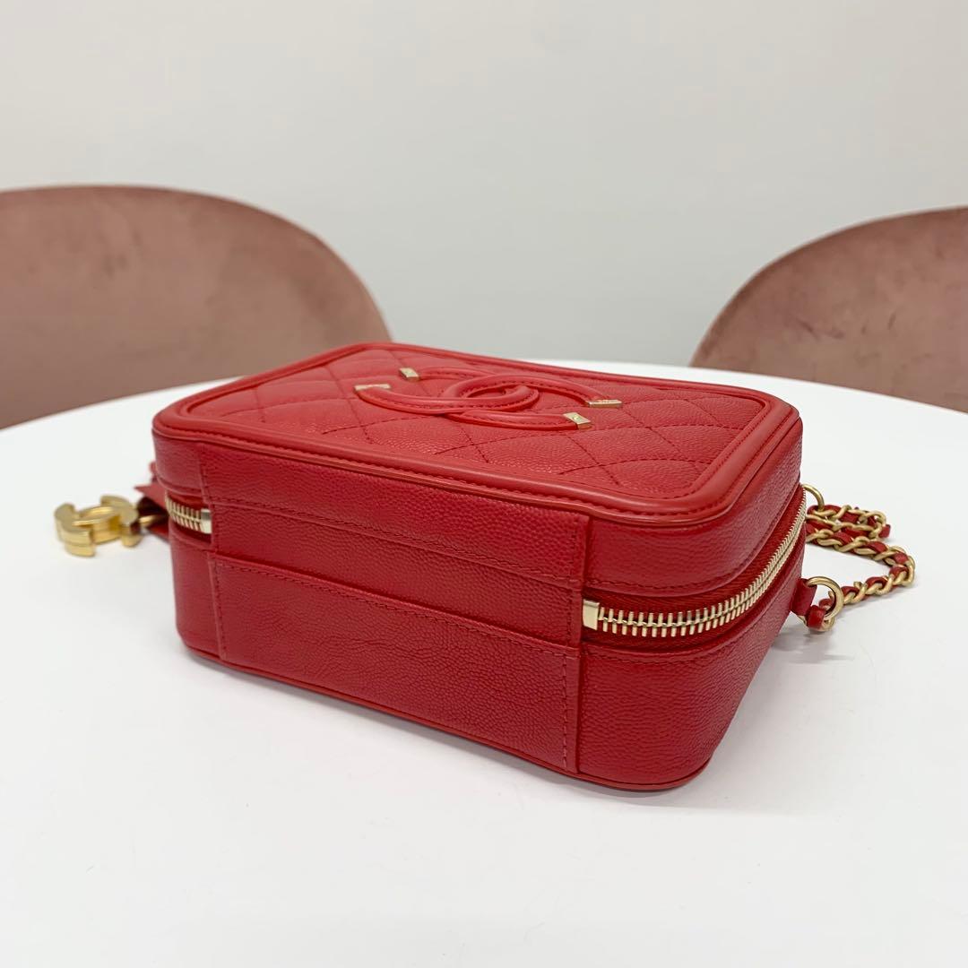 Chanel CC Filigree Quilted Shoulder Bag Caviar Leather — view 4