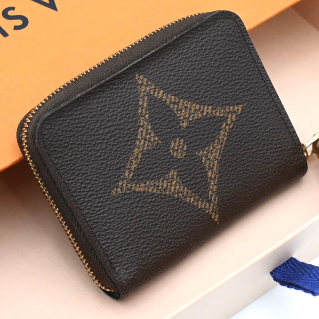 Louis Vuitton Monogram Giant Zippy Coin Purse — view 2