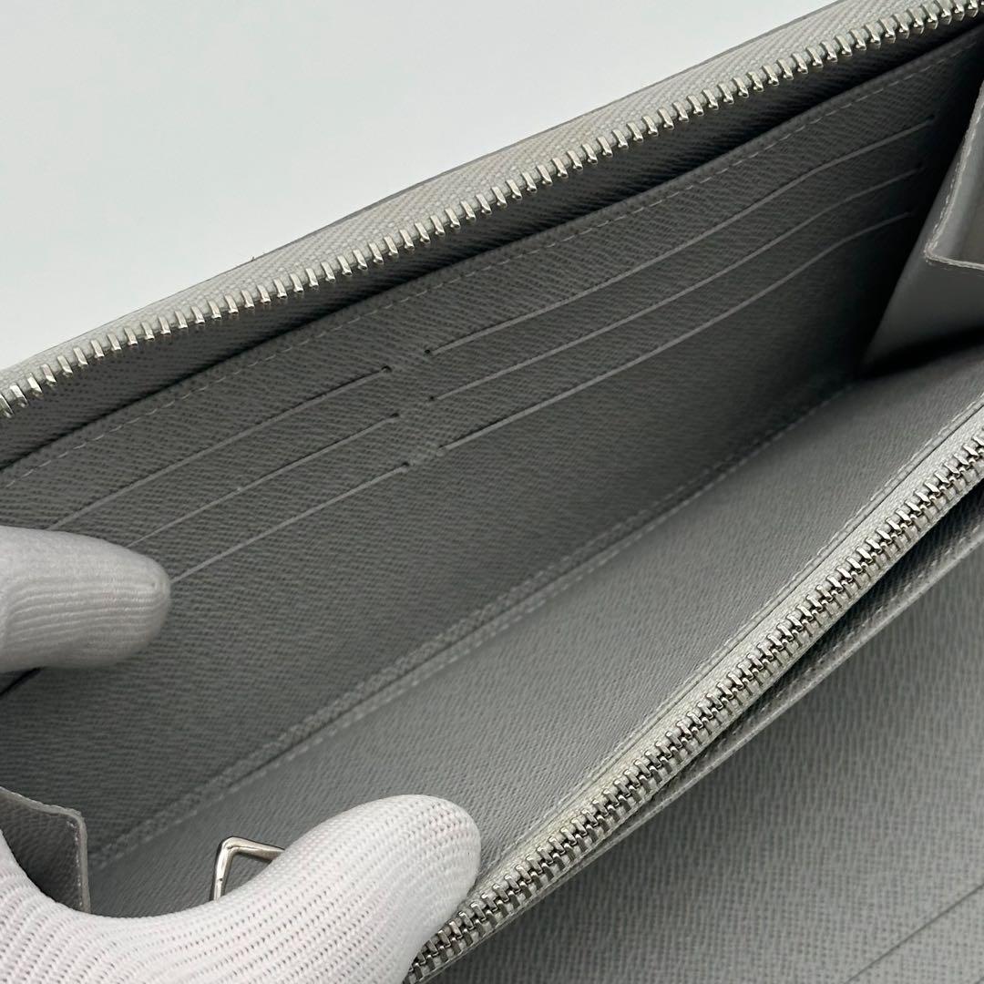 Louis Vuitton Slightly New Zippy Organizer Logo Story Wallet — view 9