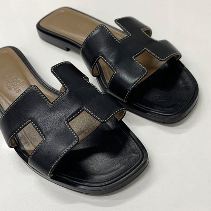 Hermes Oran Leather Sandals Black — view 9