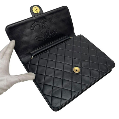 Chanel Lambskin Quilted Chain Shoulder Bag CC Logo Black