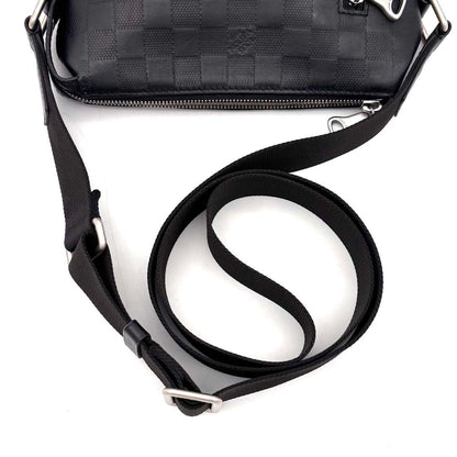 Louis Vuitton Damier Infini Discovery Messenger BB — view 5