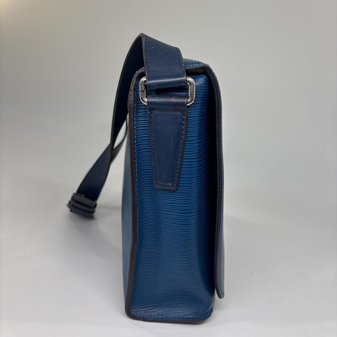 Louis Vuitton Super Epi Harrington Messenger PM Shoulder — view 4