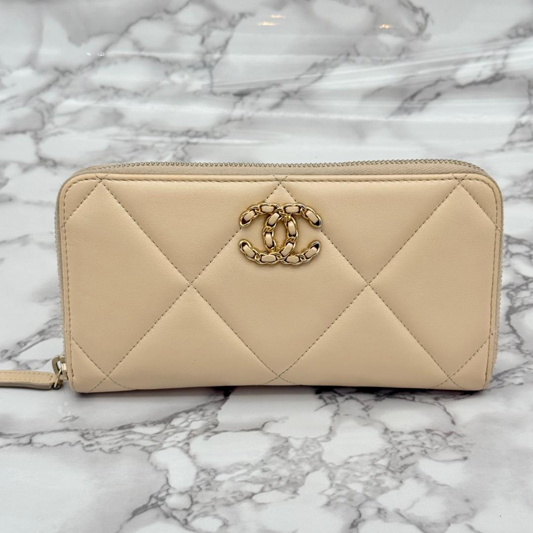 Chanel 19 Wallet Gold