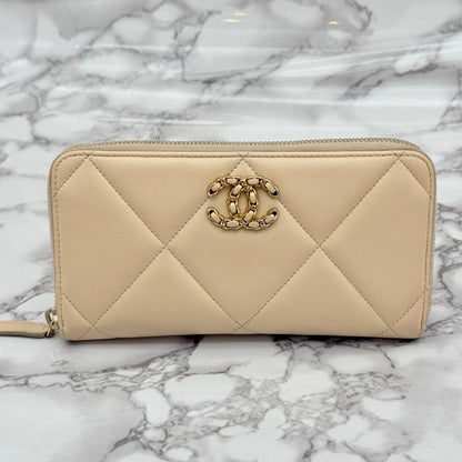 Chanel 19 Wallet Gold