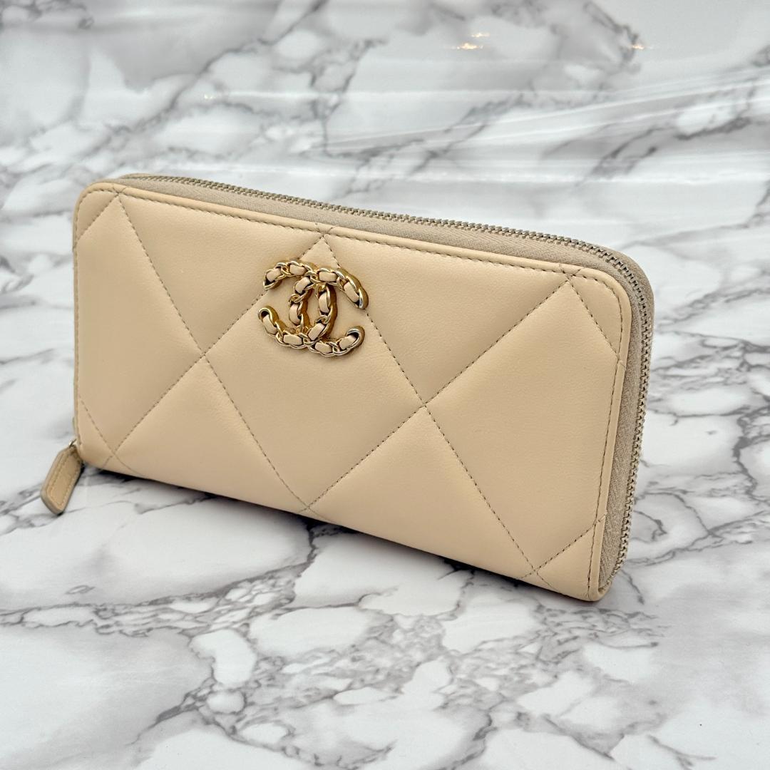 Chanel 19 Wallet Gold