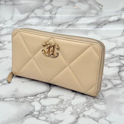 Chanel 19 Wallet Gold