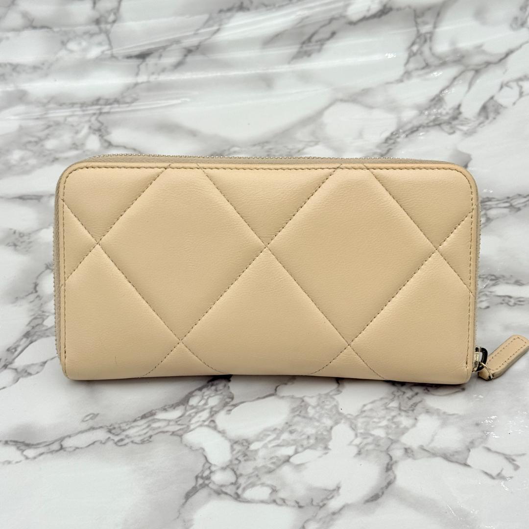 Chanel 19 Wallet Gold