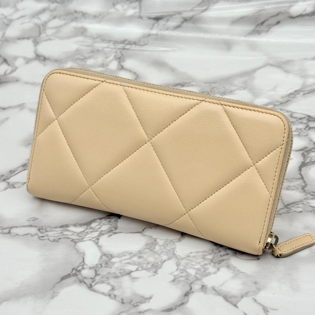 Chanel 19 Wallet Gold