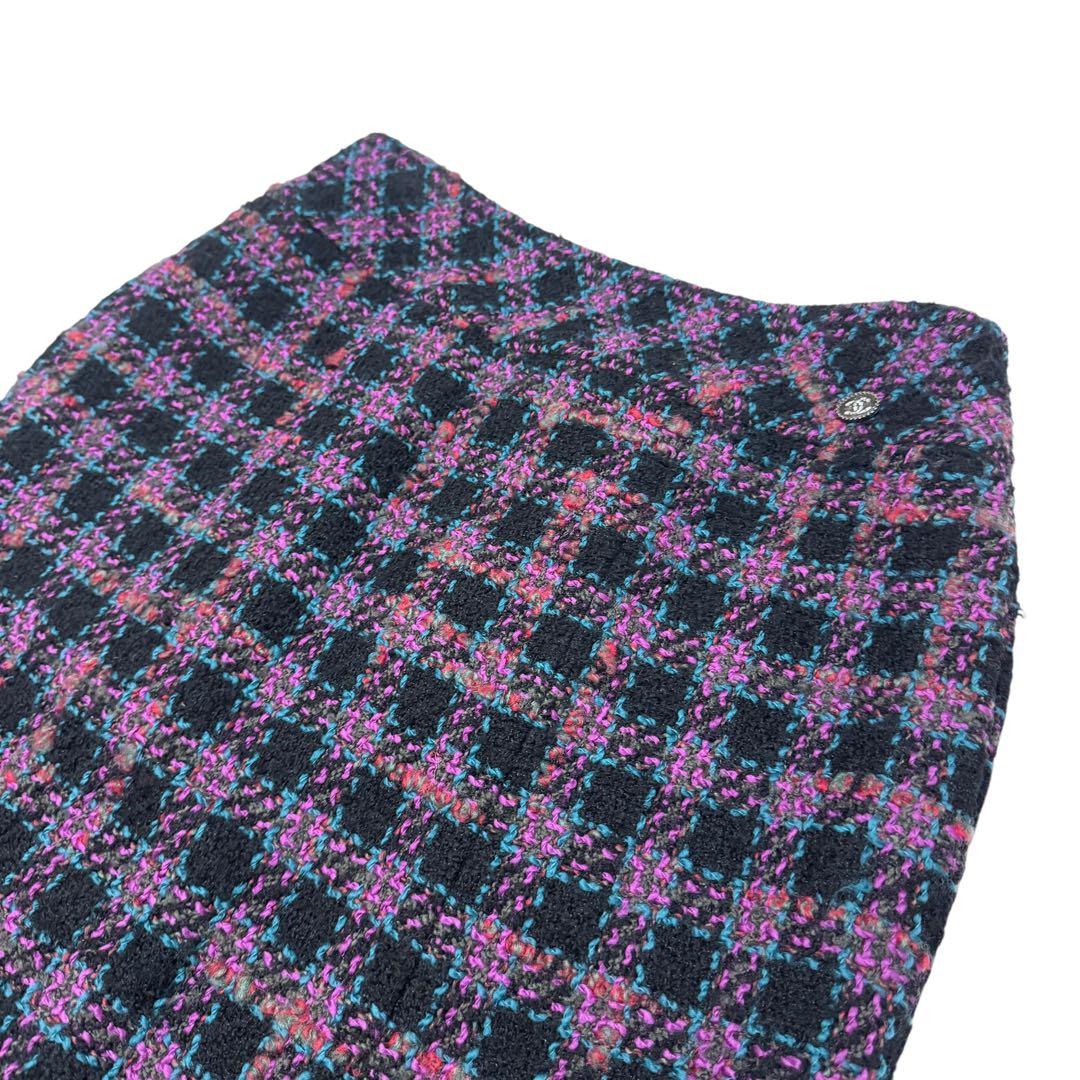 Chanel CC Logo Button Tweed Skirt 36 — view 4