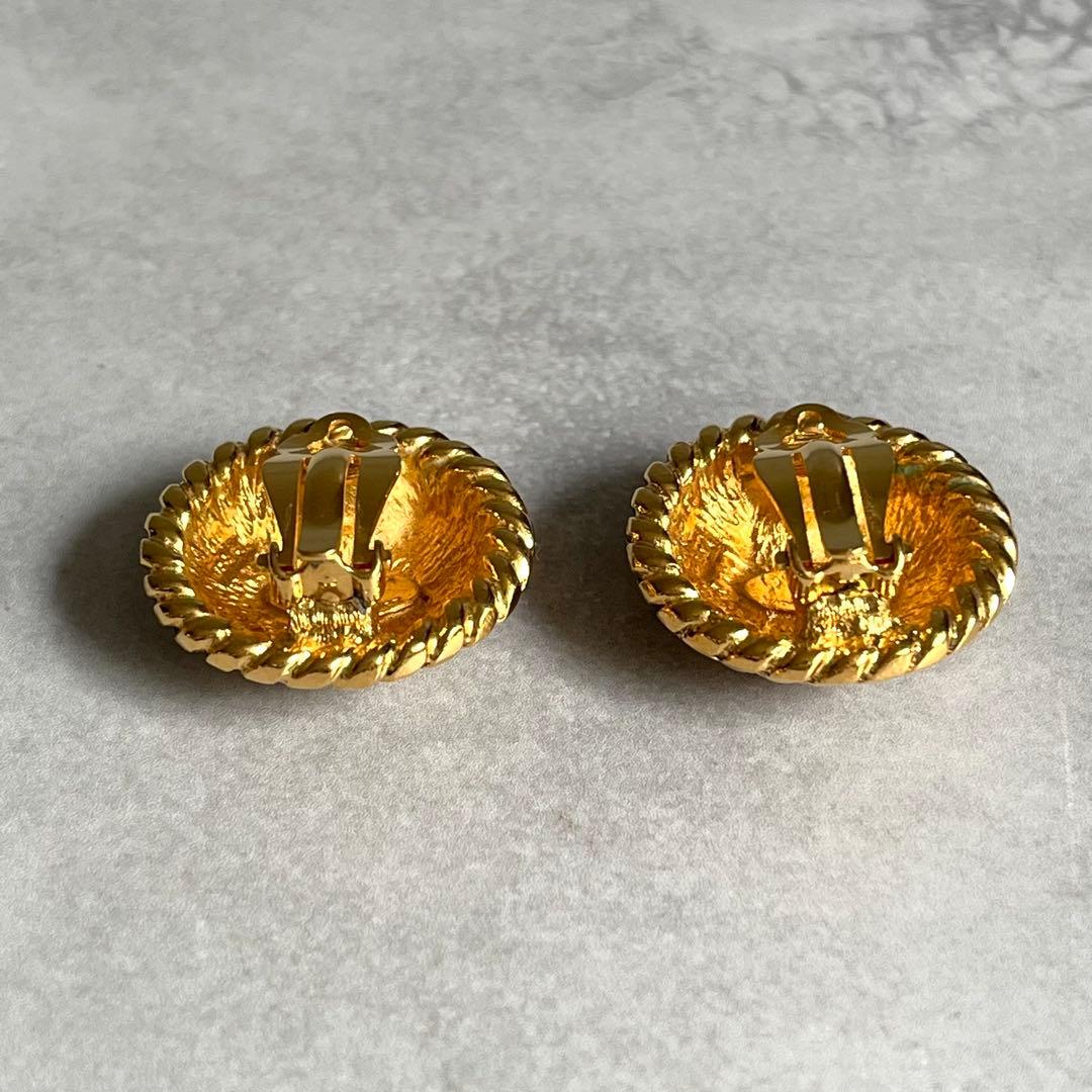Chanel CC Logo Round Earrings Gold — view 4