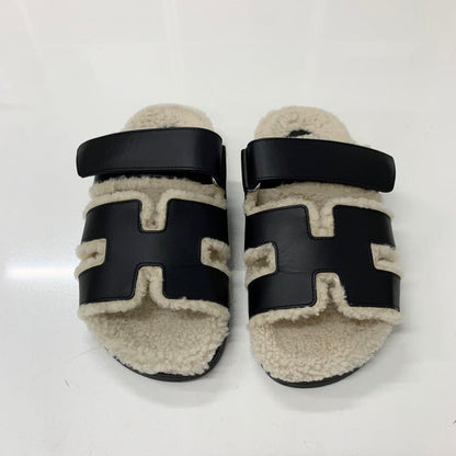 Hermes Chypre Leather Shearling Flat Sandals Black Ivory — view 2
