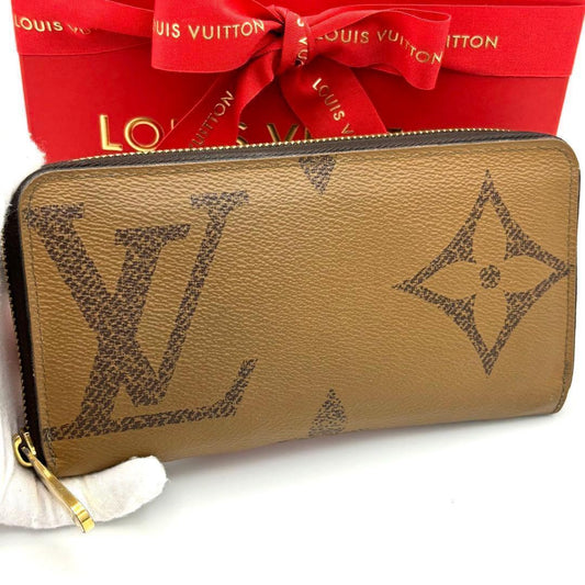 Louis Vuitton Wallet Monogram Giant Zippy Beige Brown