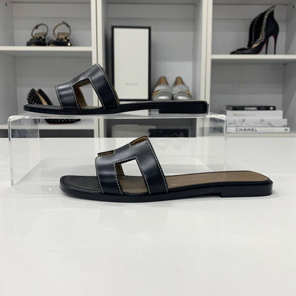 Hermes Oran Leather Sandals Black — view 3