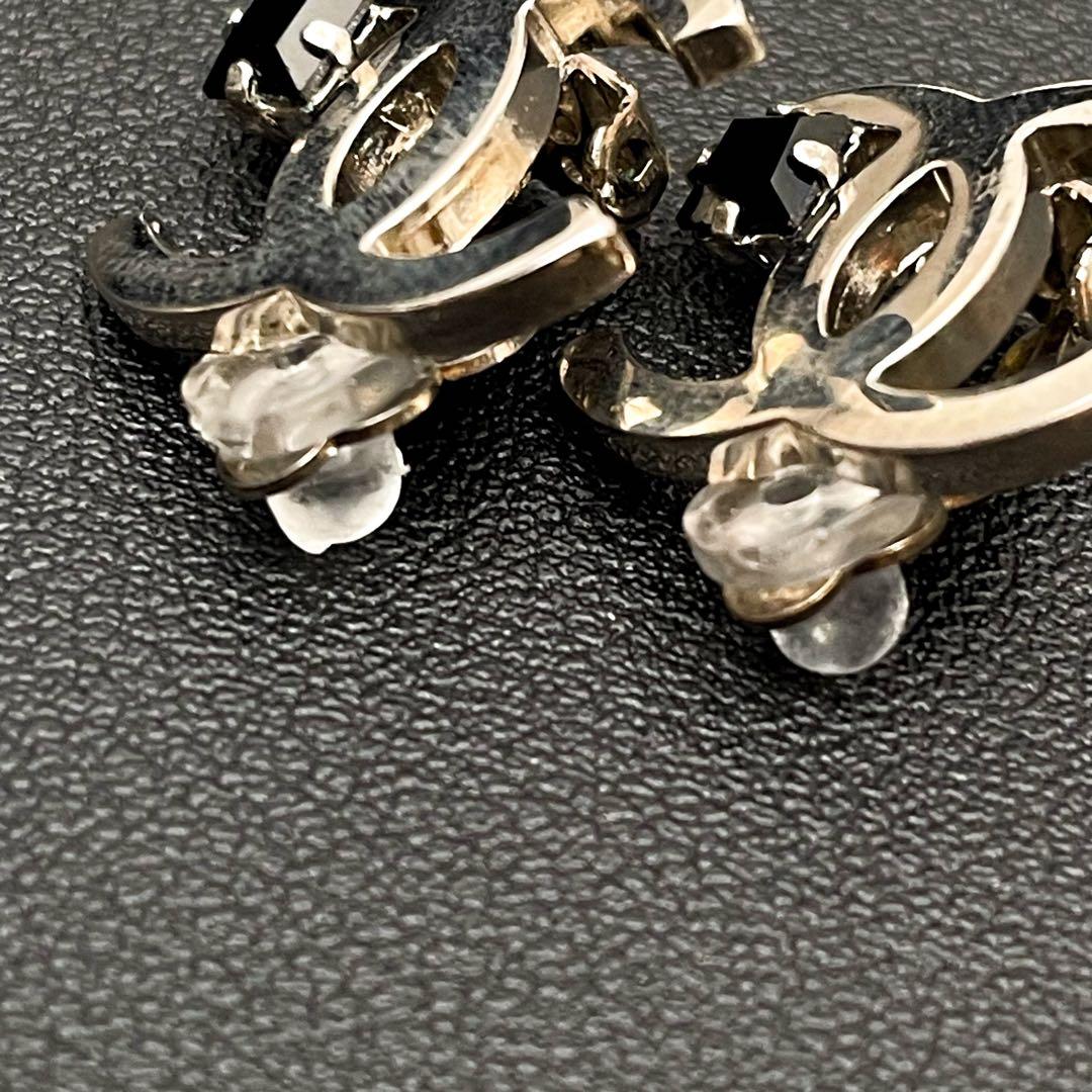Chanel 05P CC Logo Earrings Icon Silver Black Coco — view 7