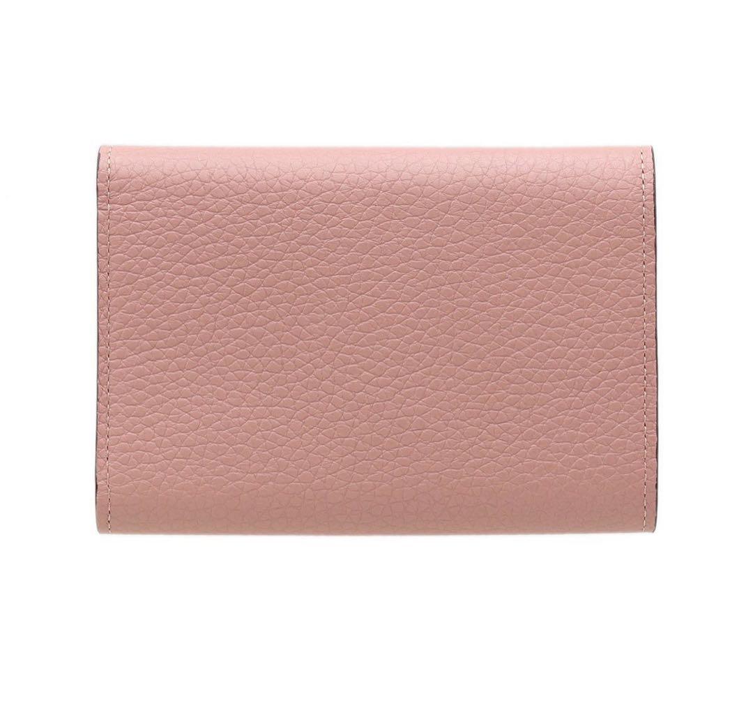 Ultra Louis Vuitton Portefeuille Capucines Trifold Wallet