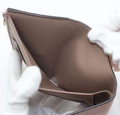 Ultra Louis Vuitton Portefeuille Capucines Trifold Wallet