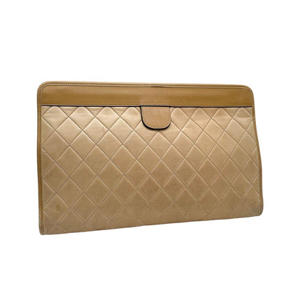Chanel Lambskin Quilted CC Logo Clutch Beige — view 2