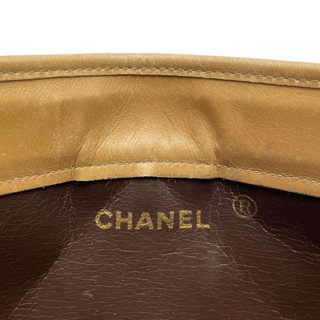 Chanel Lambskin Quilted CC Logo Clutch Beige — view 8